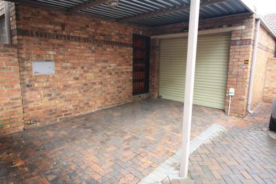 Townhouse For Rent in Highveld, Centurion