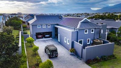 House For Sale in Kraaibosch Manor, George