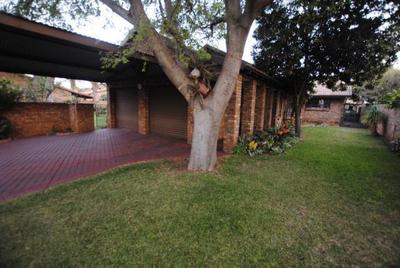 House For Sale in Rooihuiskraal North, Centurion