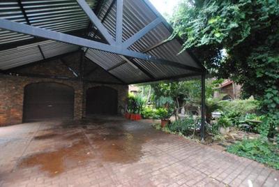 House For Sale in Rooihuiskraal North, Centurion