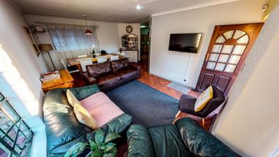 Townhouse For Sale in Rooihuiskraal North, Centurion