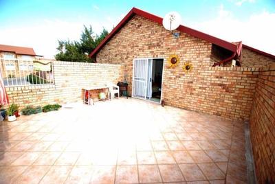 Townhouse For Sale in The Reeds, Centurion
