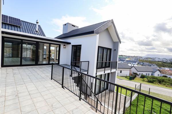 House For Rent in Kingswood Golf Estate, George